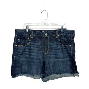 AMERICAN EAGLE / dark wash high rise raw hem midi denim jean shorts / 16